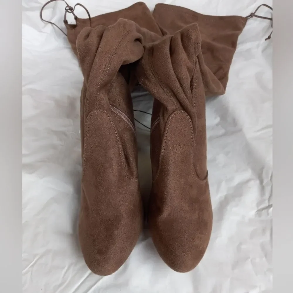 NWT Wild Diva Over The Knee High Heel Boots Golden Heel Size 6.5